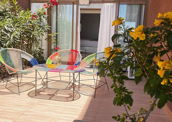 Appartement De Luxe Avec Jardin Vue Sur La Piscine Golf Securise 24H Sur 24 A 5 Minutes De L Aeroport