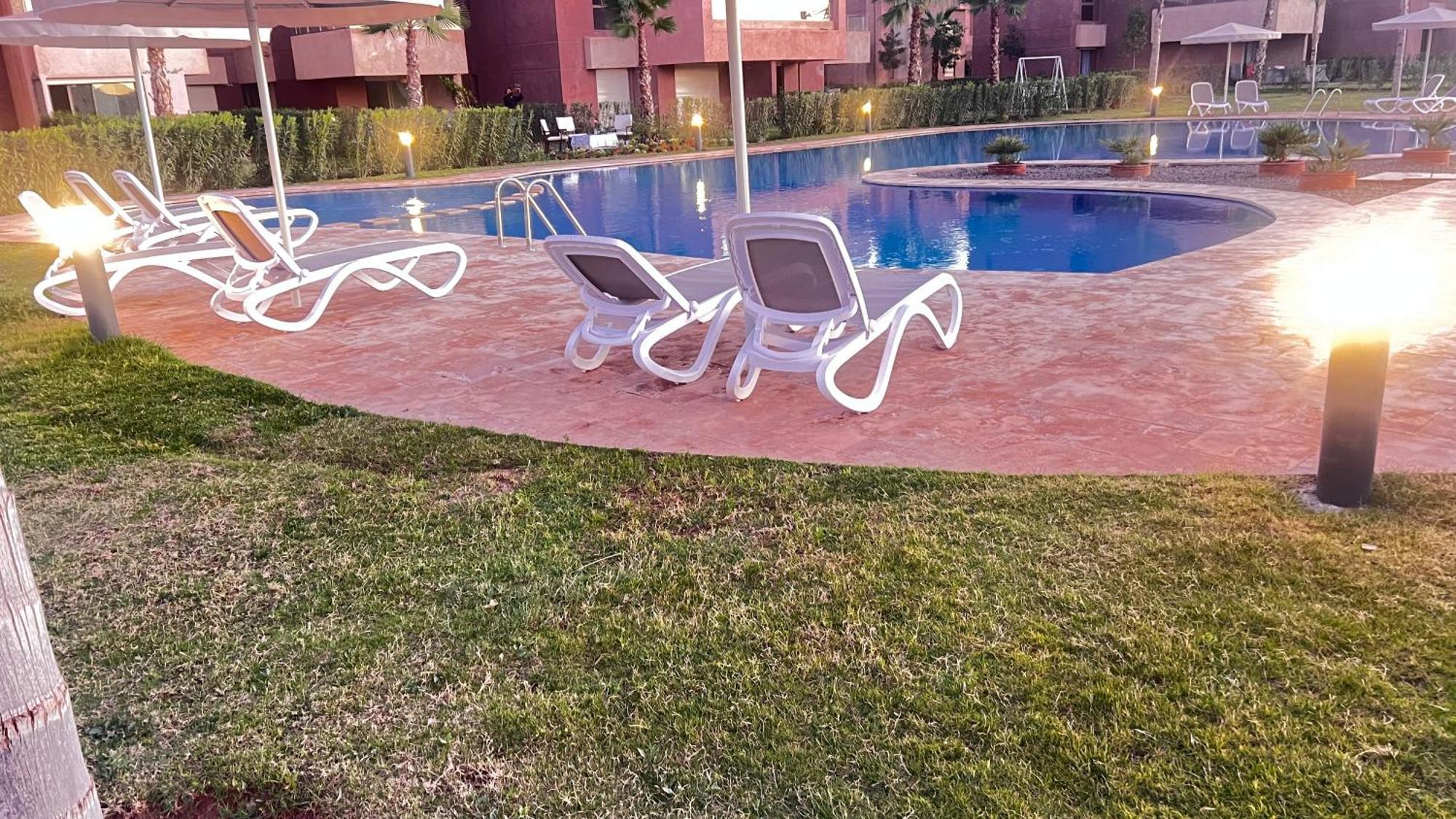 Apartamento De Luxe Avec Jardin Vue Sur La Piscine Golf Securise 24h Sur 24 A 5 Minutes De L Aeroport *